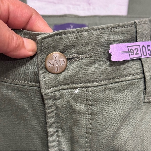 NYDJ NOT YOUR DAUGHTER’S JEANS army green women’s ankle length pants EUC size 8 - Picture 9 of 14
